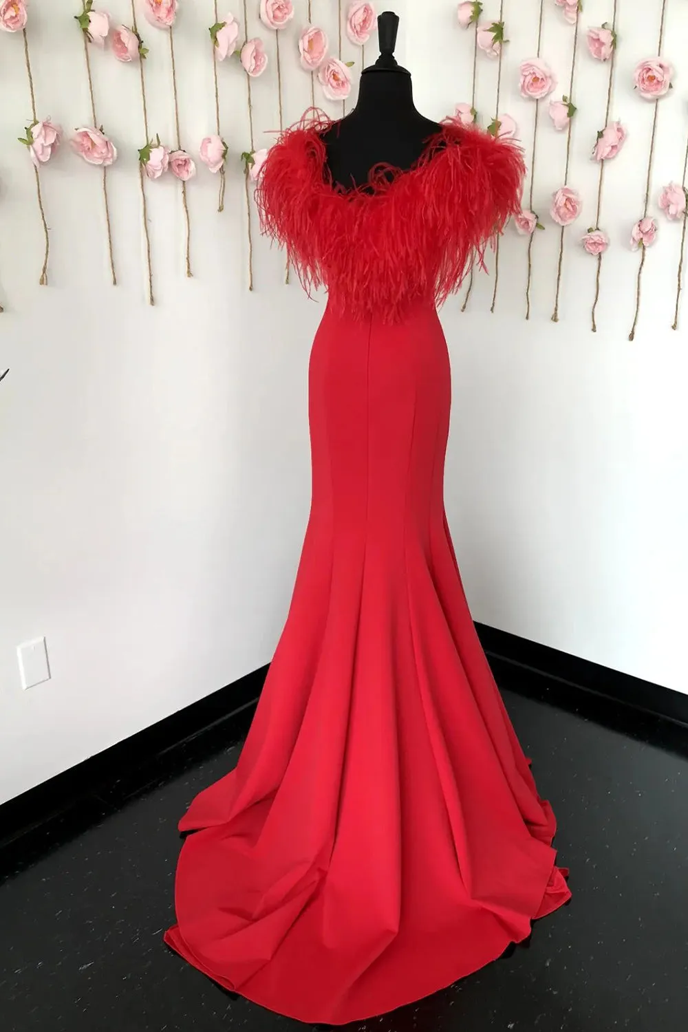 kamahe Red Prom Dress Mermaid V Neck Long Party Evening Dress with Feathers